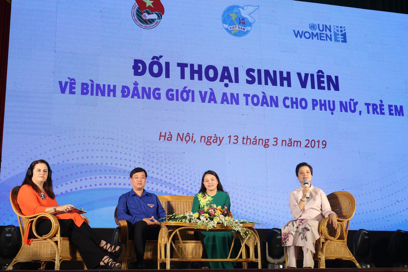 Anh Lê Quốc Phong: 3 nữ là Gương mặt trẻ Việt Nam tiêu biểu 2018 ảnh 23