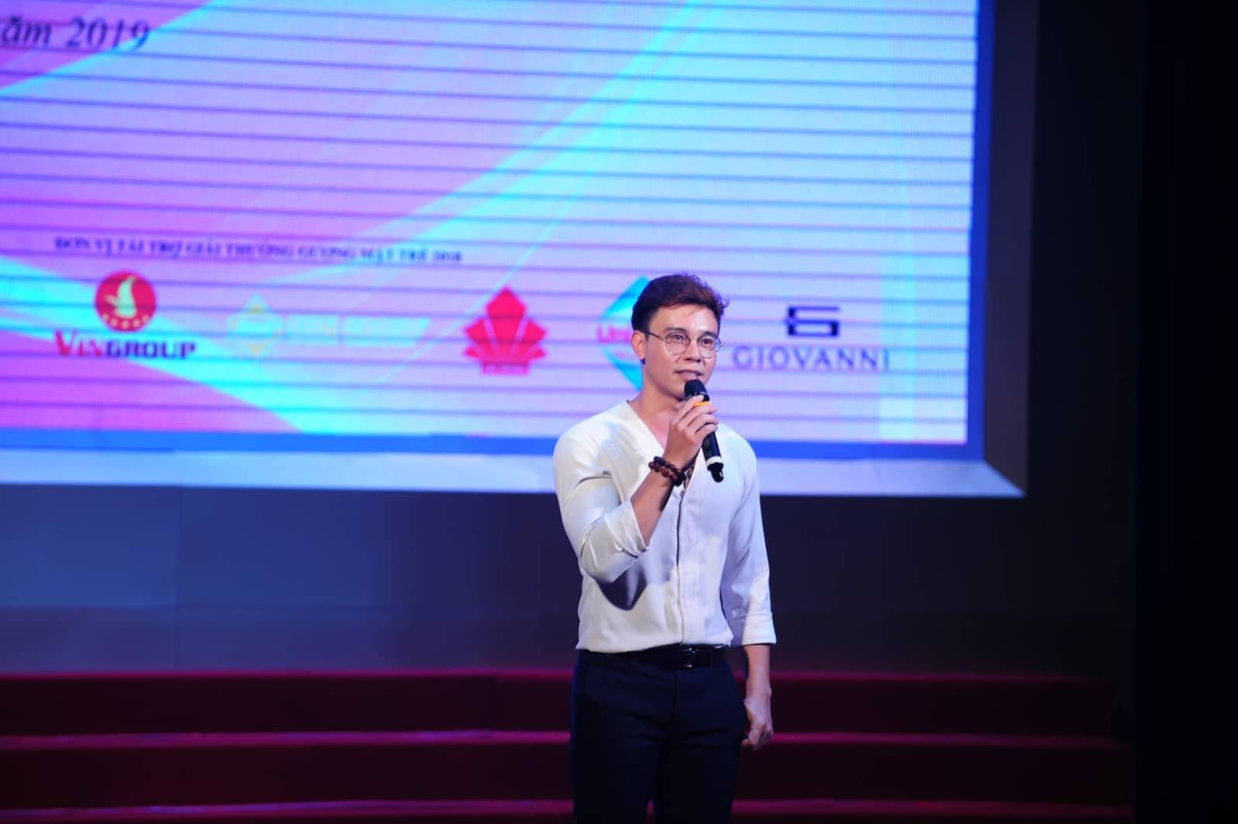 Các Gương mặt trẻ VN tiêu biểu hát ‘Nối vòng tay lớn’ kết thúc chuỗi tuyên dương ảnh 23