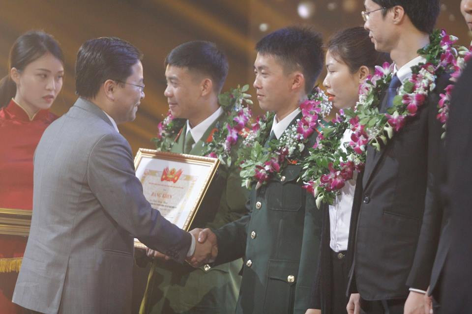 Xướng tên H'hen Niê, Quang Hải trong top 10 Gương mặt trẻ Việt Nam tiêu biểu ảnh 8