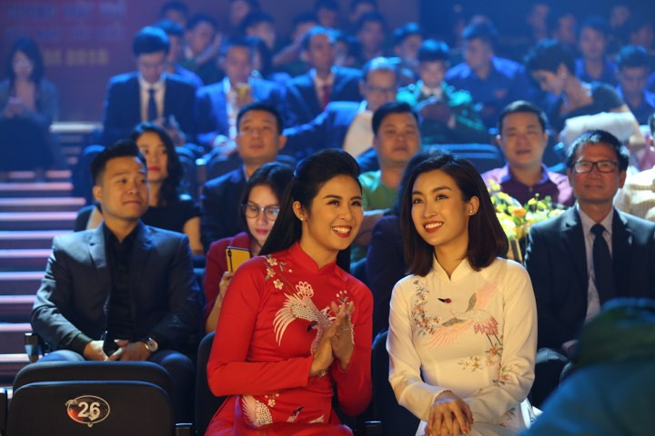 Xướng tên H'hen Niê, Quang Hải trong top 10 Gương mặt trẻ Việt Nam tiêu biểu ảnh 41