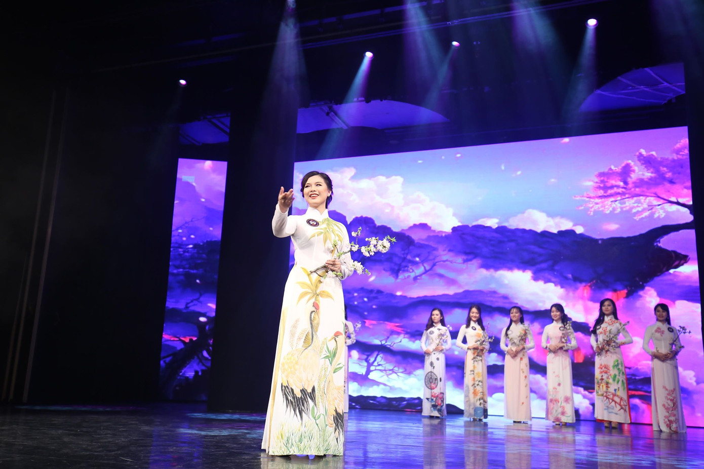 Xướng tên hai Đại sứ Thiện chí Hoa Anh Đào năm 2019 ảnh 45