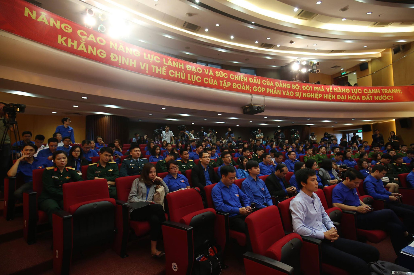 Bí thư thứ nhất TƯ Đoàn Lê Quốc Phong đối thoại với đoàn viên, thanh niên ảnh 23