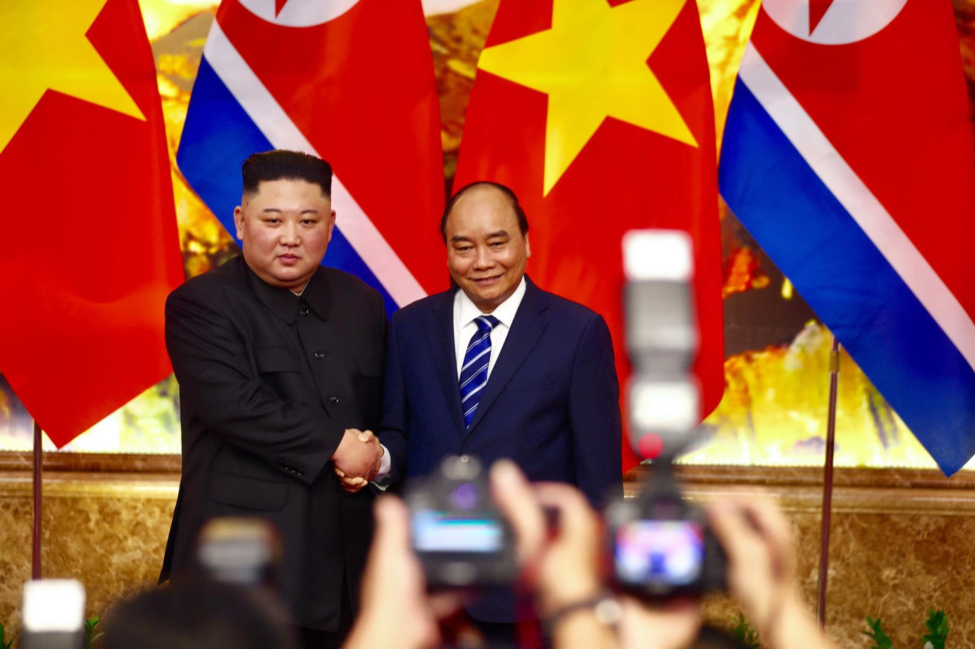 Lãnh đạo Việt Nam đón tiếp Chủ tịch Triều Tiên ảnh 4