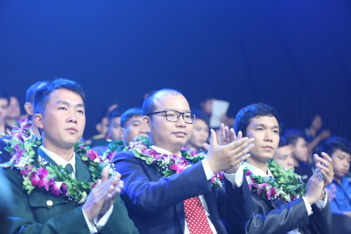 Xướng tên H'hen Niê, Quang Hải trong top 10 Gương mặt trẻ Việt Nam tiêu biểu ảnh 40