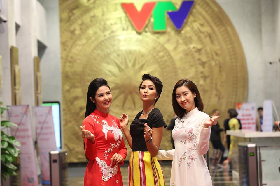 Xướng tên H'hen Niê, Quang Hải trong top 10 Gương mặt trẻ Việt Nam tiêu biểu ảnh 53