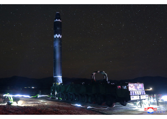 Tận thấy tên lửa Hwasong-15 của Triều Tiên rời bệ phóng ảnh 11