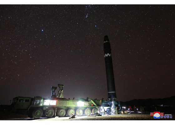 Tận thấy tên lửa Hwasong-15 của Triều Tiên rời bệ phóng ảnh 12