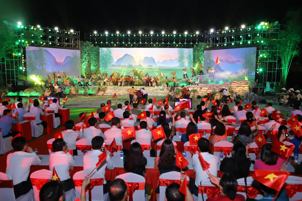 Buổi truyền hình trực tiếp "Dưới lá cờ Quyết thắng" tại điểm cầu Thanh Hóa