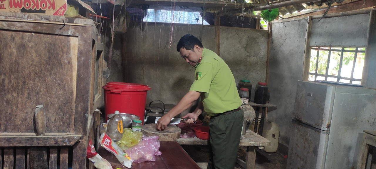 Nơi sinh hoạt tạm bợ của cán bộ, chiến sỹ tại Trạm Kiểm lâm Yên Thắng