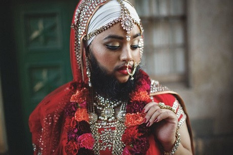 Người mẫu nữ 'có râu' sải bước trên sàn catwalk ảnh 8