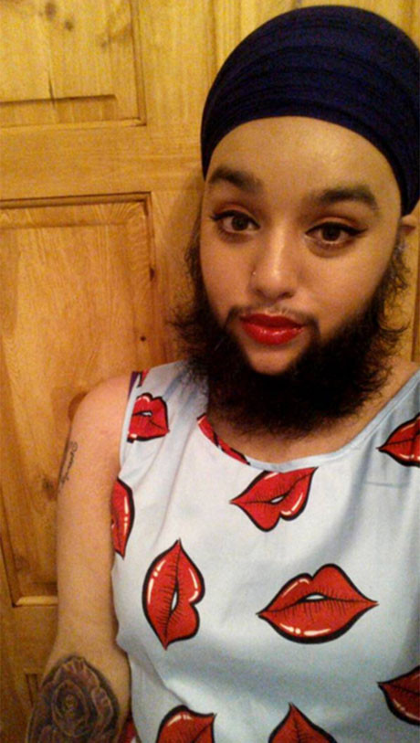 Người mẫu nữ 'có râu' sải bước trên sàn catwalk ảnh 4