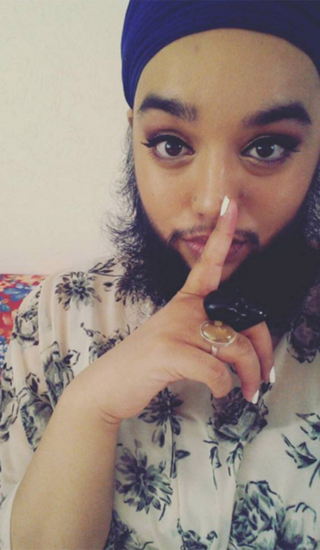 Người mẫu nữ 'có râu' sải bước trên sàn catwalk ảnh 2