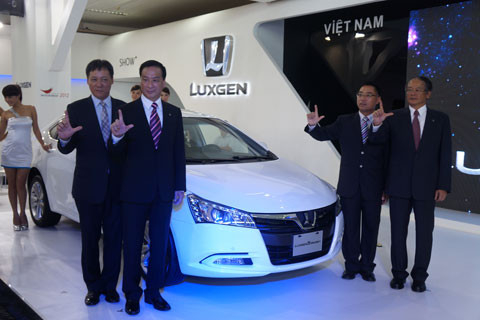 Hãng xe hơi Đài Loan Luxgen mang tới triển lãm chiếc Luxgen 5 Sedan lần đầu xuất hiện tại Việt Nam