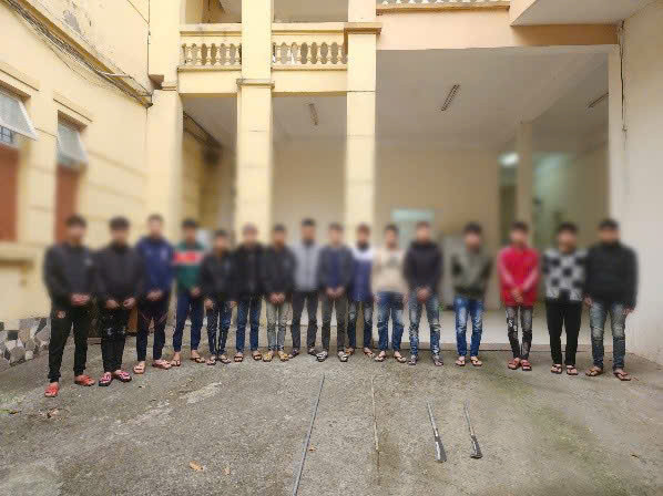 Nhóm thanh thiếu niên bị tạm giữ.