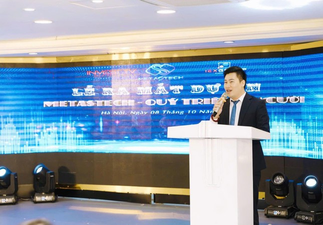 Hồ Quốc Thân trong buổi ra mắt dự án liên quan đến quỹ Triệu nụ cười. Ảnh CACC