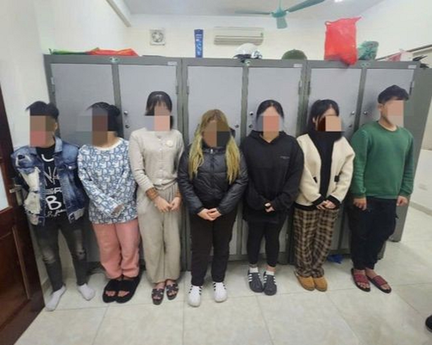 Nhóm đối tượng liên quan đến vụ việc.