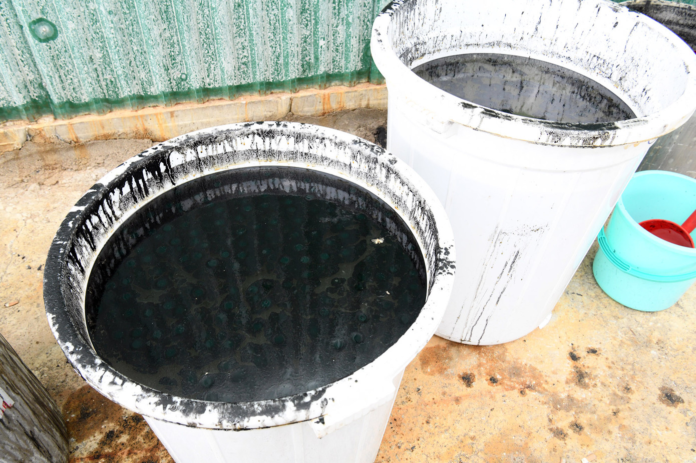 Với sự mưu trí, sáng tạo, kiên trì của lực lượng trinh sát và sự chỉ đạo quyết liệt của lãnh đạo Bộ Công an, sau 6 tháng xác lập chuyên án và giám sát mọi di biến động các đối tượng, Cục Cảnh sát điều tra tội phạm về ma túy đã dựng lên sơ đồ, vai trò của các đối tượng trong đường dây. Cầm đầu đường dây là Trương Xuân Minh, 51 tuổi, quốc tịch Đài Loan (Trung Quốc). Minh sang Việt Nam từ năm 2021, tạo vỏ bọc đầu tư, kinh doanh, nuôi cá cảnh. Minh sống như vợ chồng với Phạm Thị Lệ Hân, 30 tuổi ở Khánh Hòa. Giúp sức đắc lực cho Minh là Đoàn Văn Hùng, 42 tuổi ở Khánh Hòa.