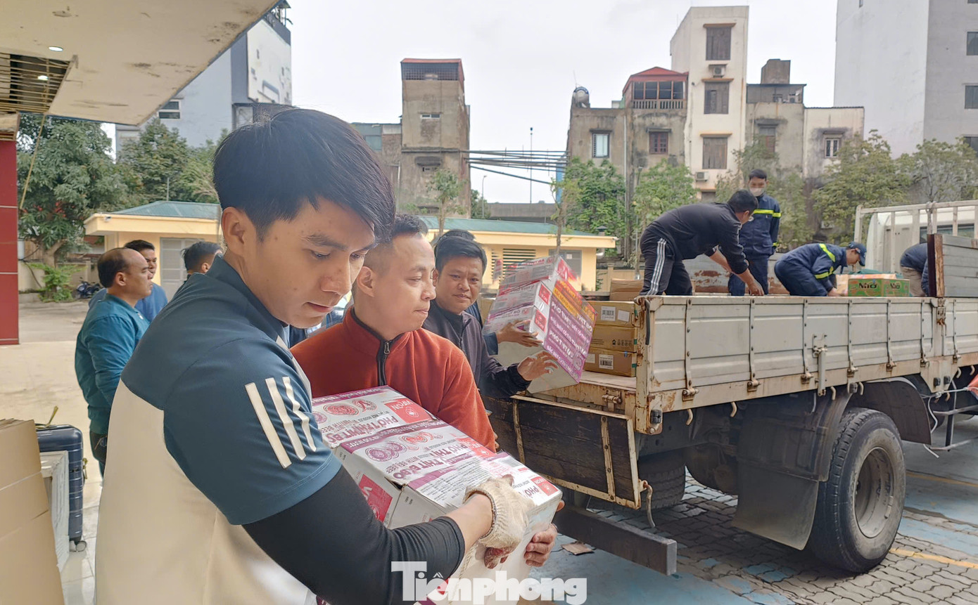 Đoàn công tác cứu hộ của Bộ Công an Việt Nam gồm 26 người, do Đại tá Nguyễn Minh Khương - Phó Cục trưởng Cục Cảnh sát PCCC&amp;CNCH, Bộ Công an làm trưởng đoàn.