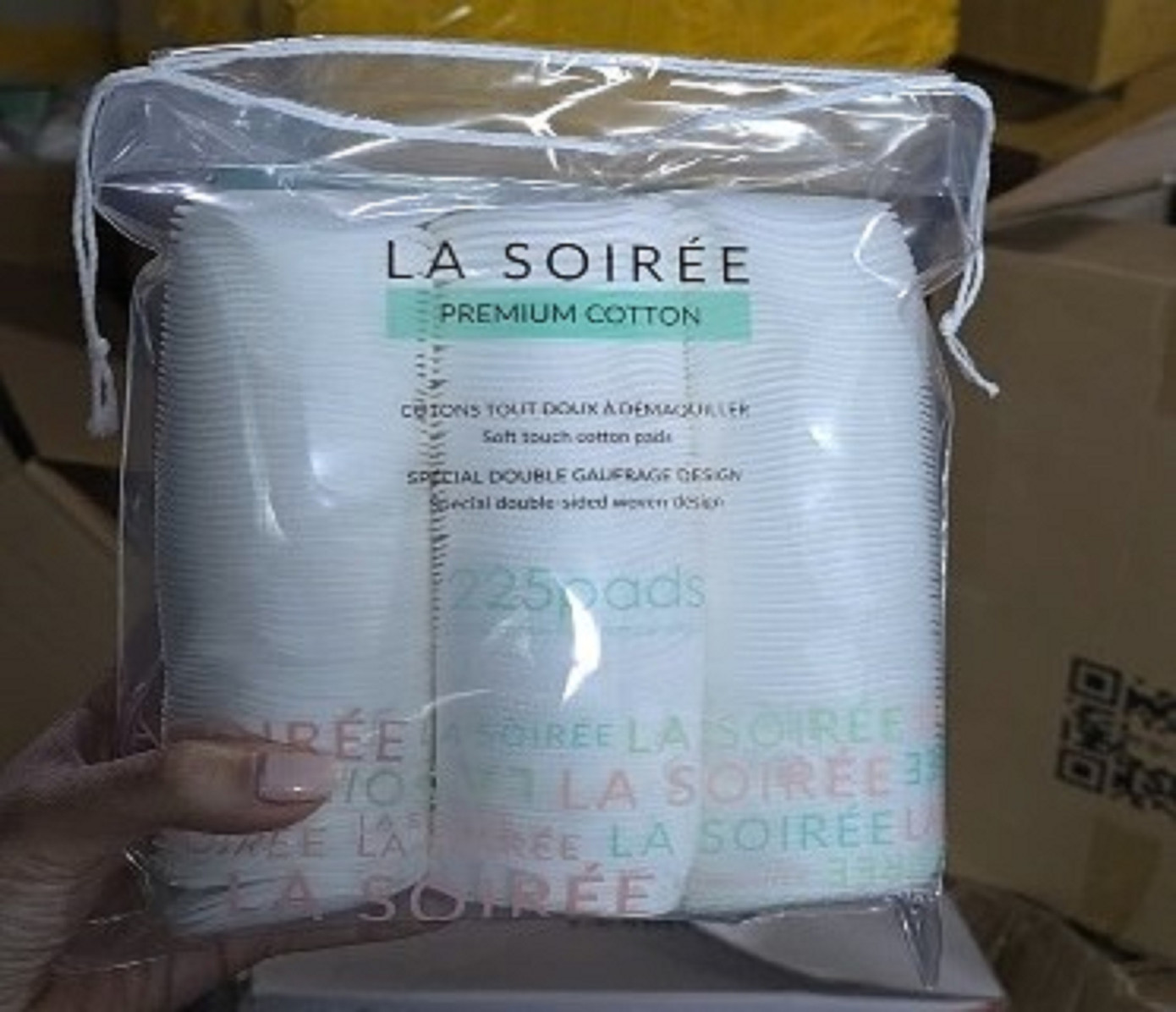 Bông tẩy trang nhãn hiệu Lasoiree giả.