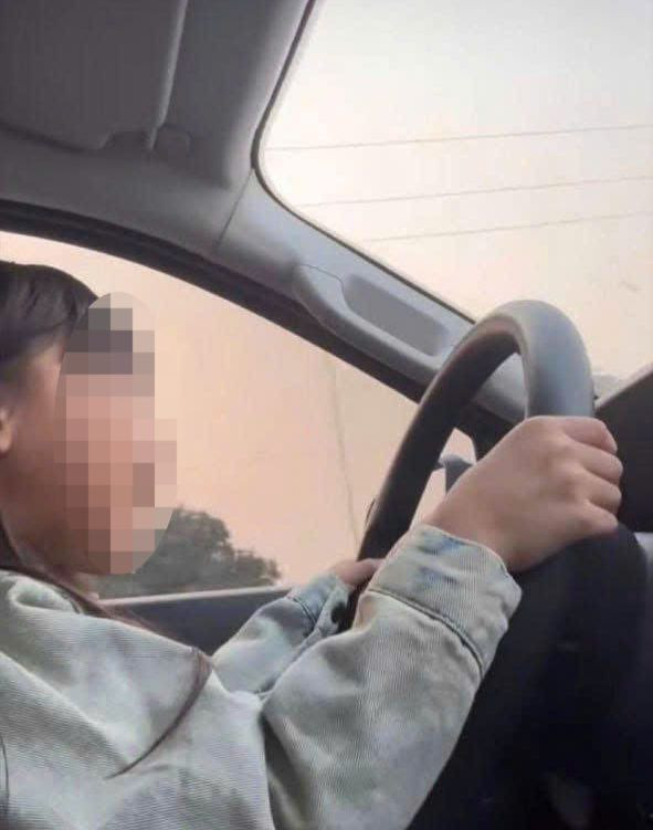 Hình ảnh cắt từ video. Hình ảnh cắt từ video.