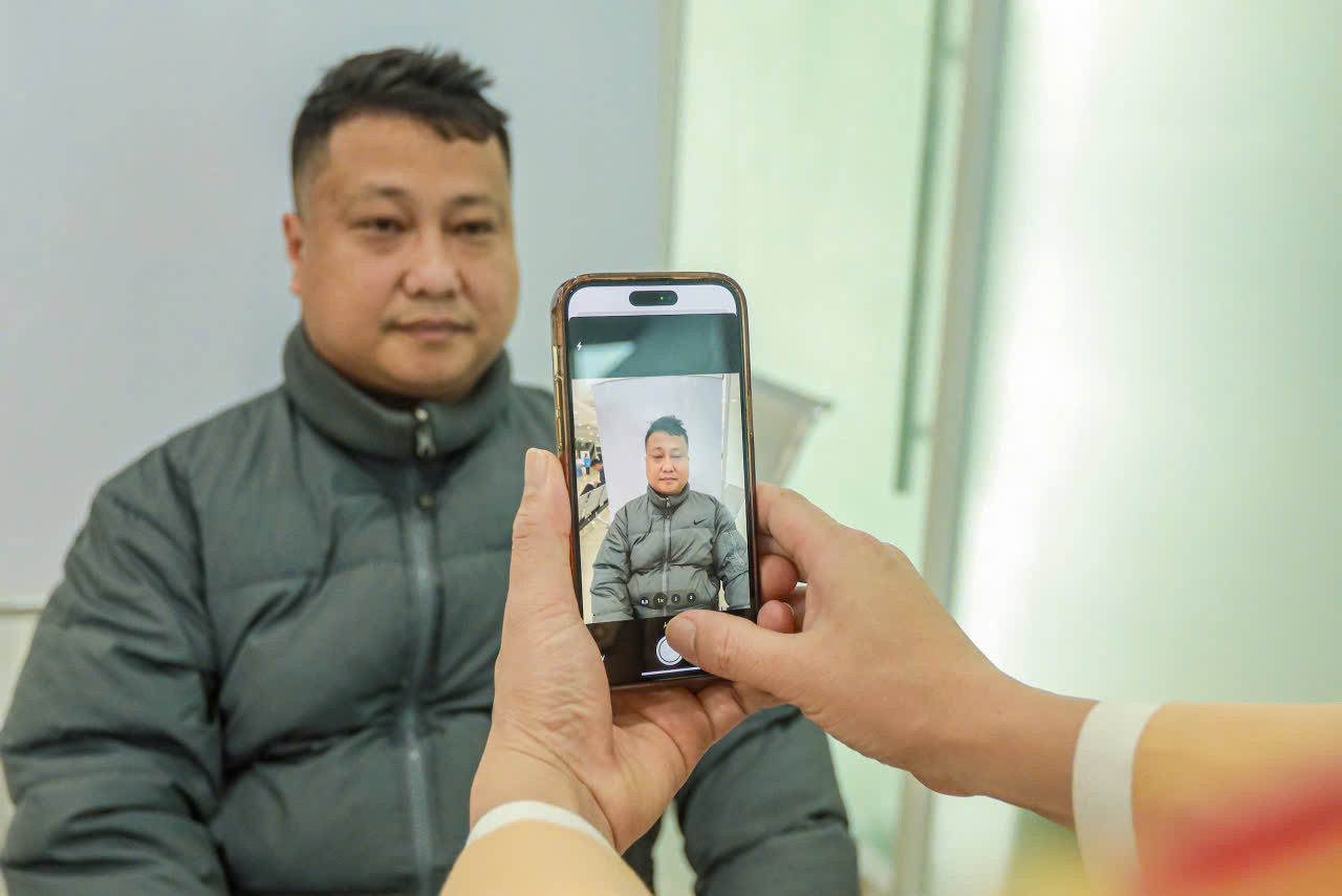 Người dân được hướng dẫn thực hiện việc cấp, đổi giấy phép lái xe trực tuyến.