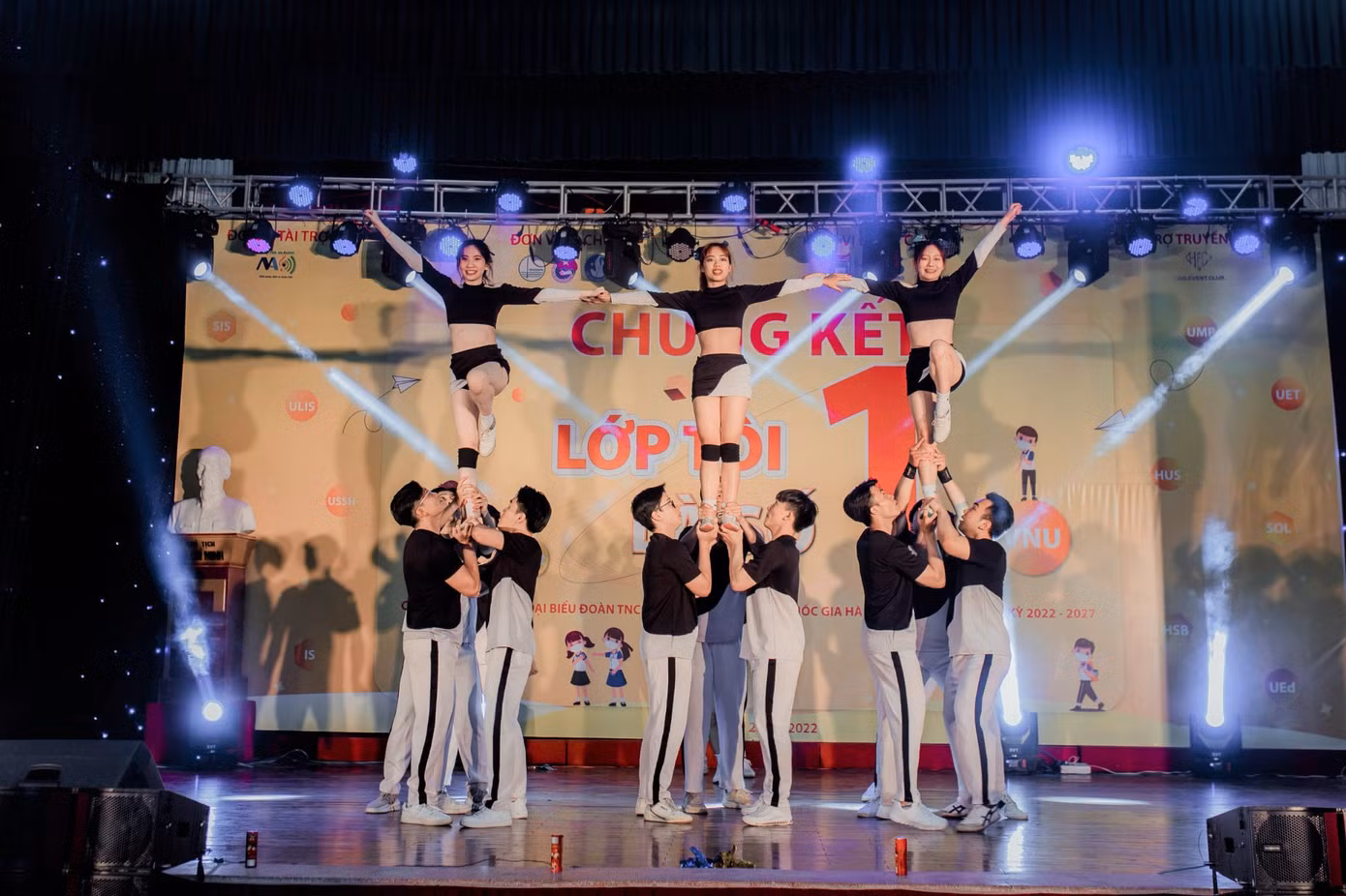 Sinh viên tham gia cuộc thi "Lớp tôi là số 1"