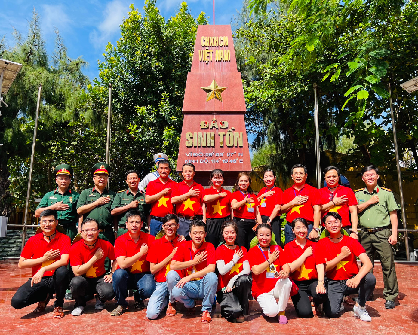 Những bạn trẻ tiêu biểu được đi thăm quân dân Trường Sa năm 2022 Những bạn trẻ tiêu biểu được đi thăm quân dân Trường Sa năm 2022