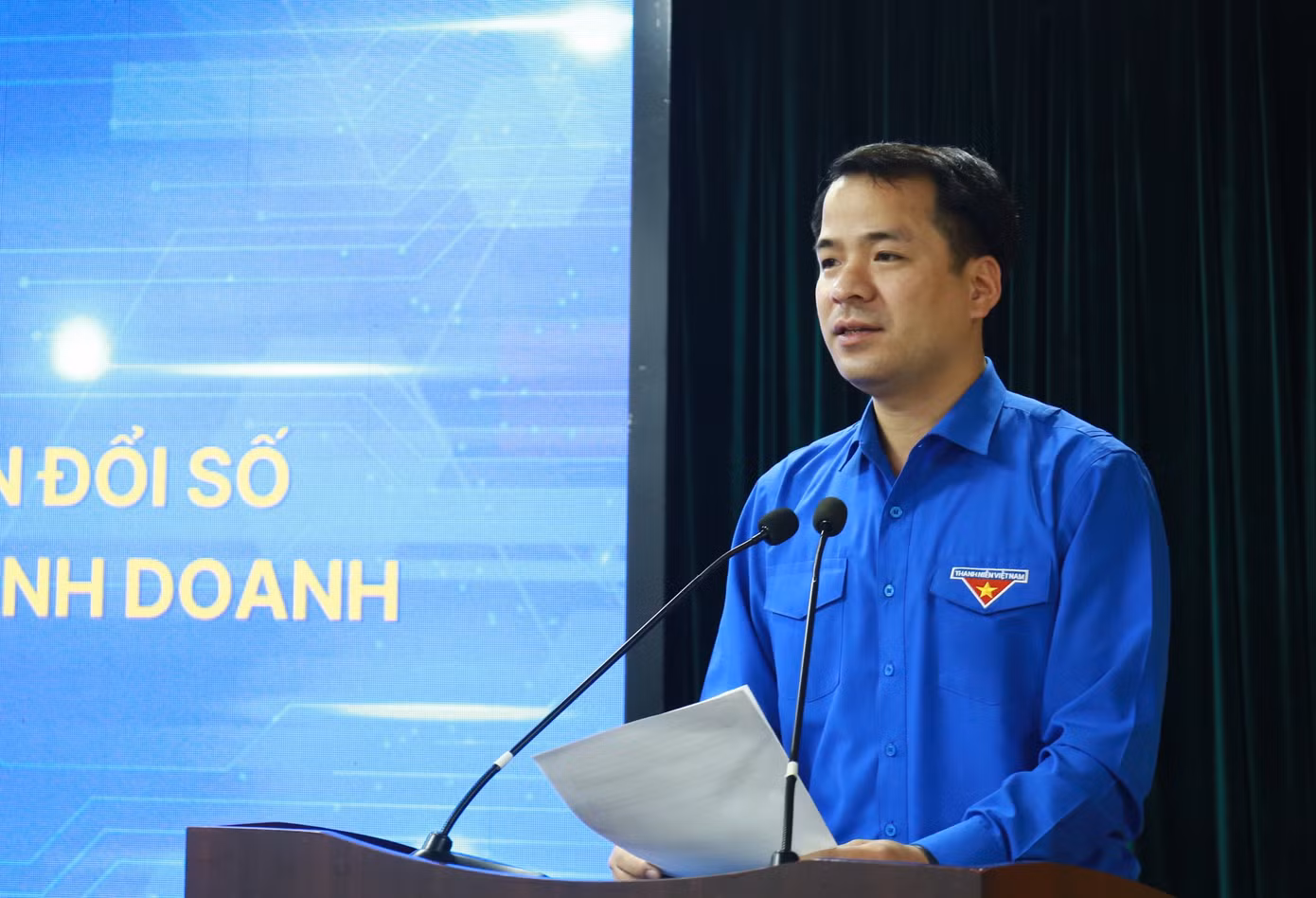 Bí thư T.Ư Đoàn Ngô Văn Cương phát biểu tại tọa đàm. Ảnh: Bảo Anh