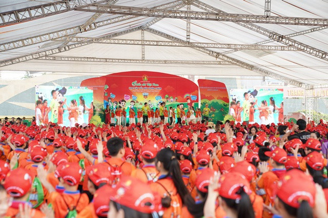 Ngày hội thu hút sự tham gia của 1.500 em thiếu nhi và 200 thầy cô giáo viên làm Tổng phụ trách Đội khối Tiểu học trên địa bàn tỉnh Thanh Hóa.