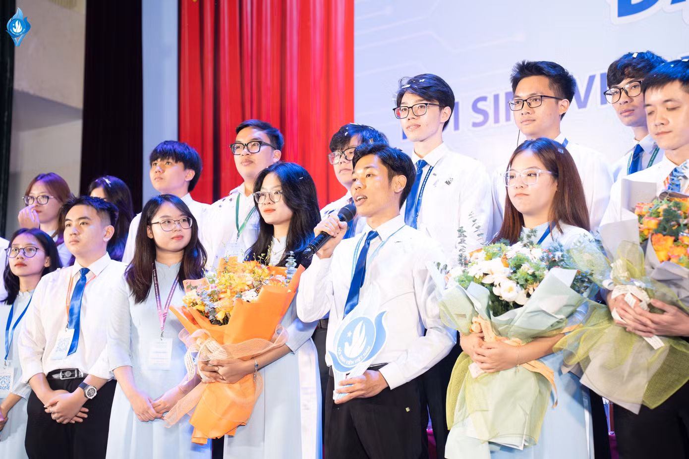 Anh Tưởng Văn Thuấn, tân Chủ tịch Hội Sinh viên ĐHQG Hà Nội khóa V, nhiệm kỳ 2023 - 2028 phát biểu nhận nhiệm vụ tại đại hội