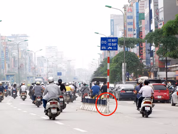 Nguyên nhân chủ yếu do người tham gia giao thông lái xe bất cẩn, không đi đúng làn đường, phóng nhanh, vượt ẩu