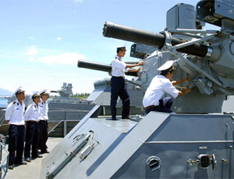 Hệ thống pháo-tên lửa phòng không tự động Palma-SU trang bị trên khinh hạm Gepard 3.9 (HQ-011 Đinh Tiên Hoàng và HQ-012 Lý Thái Tổ). Palma-SU thiết kế để tiêu diệt máy bay, tên lửa hành trình chống tàu, tàu cỡ nhỏ. Trong ảnh là tổ hợp Palma-SU lắp trên khinh hạm tên lửa Gepard 3.9 của Hải quân Việt Nam