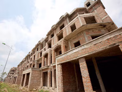 Hiện 44 tỉnh thành trên cả nước đang chôn 40.750 tỷ đồng hàng tồn bất động sản theo số liệu của Bộ trưởng Xây dựng 