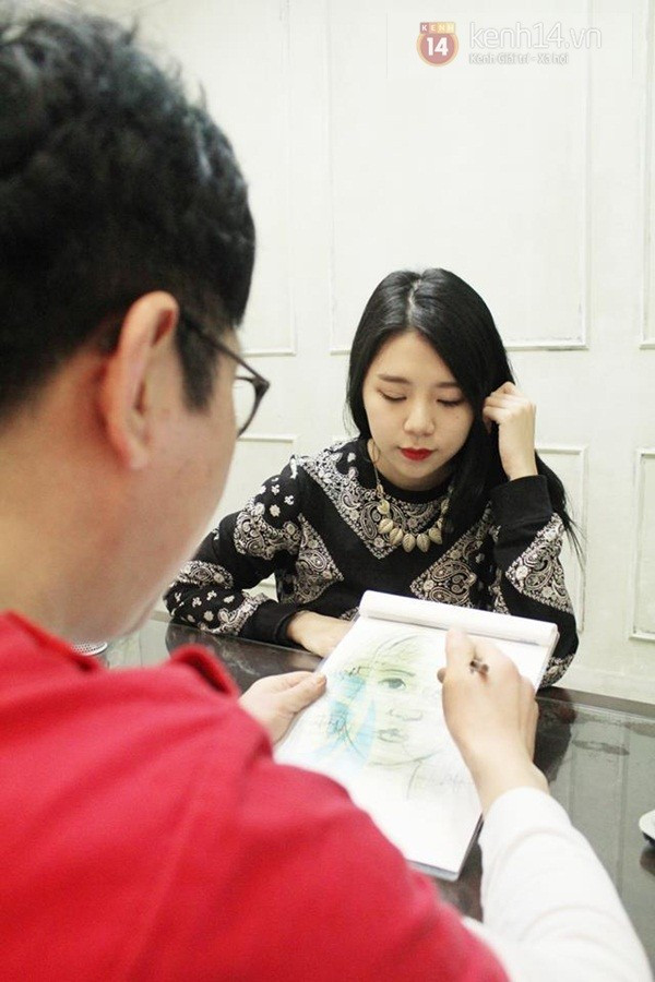 Bác sĩ sẽ xem tổng thể khuôn mặt, và vẽ phác thảo trên giấy về những bộ phận cần làm. Tuy cằm chưa được thon dài và mũi không gọn và cao được như các bạn Hàn Quốc nhưng các đường nét trên khuôn mặt cô cũng đã khá cân đối. 