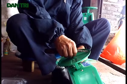 "Cao thủ" chuyên làm cân điêu nhưng cũng có lúc đi mua hàng bị... cân điêu.