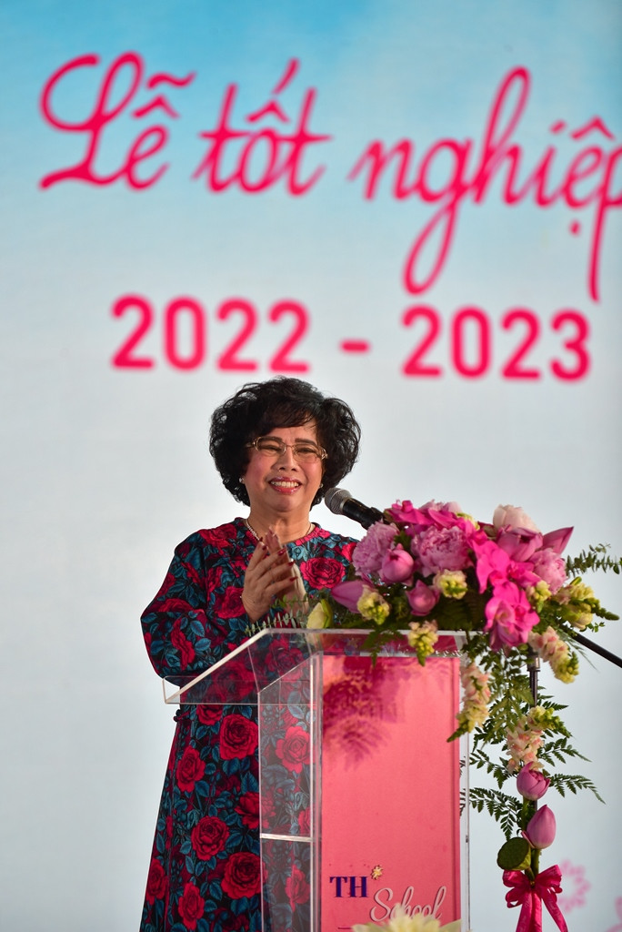 Anh hùng Lao động Thái Hương, nhà sáng lập TH muốn đưa TH School thành hình mẫu kết hợp giữa tinh hoa Việt Nam và giáo dục tiên tiến của thế giới. Anh hùng Lao động Thái Hương, nhà sáng lập TH muốn đưa TH School thành hình mẫu kết hợp giữa tinh hoa Việt Nam và giáo dục tiên tiến của thế giới.