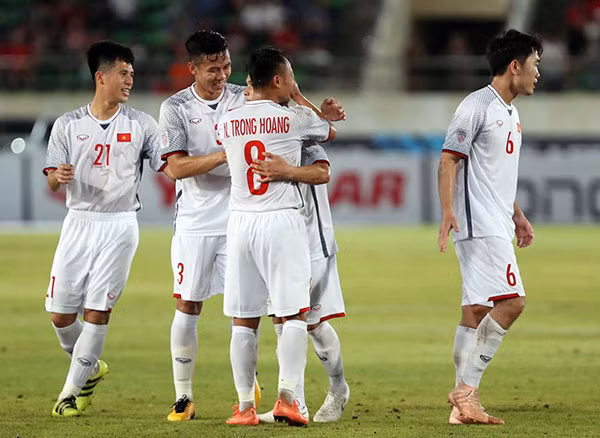 Thắng Lào '3 sao', tuyển Việt Nam khởi đầu suôn sẻ AFF Cup 2018 ảnh 1