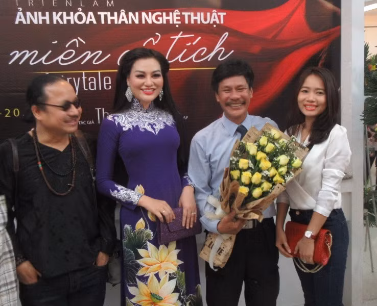 Nhiều mẫu khoả thân 'lộ diện' tại triển lãm ảnh nude của Thái Phiên ảnh 3