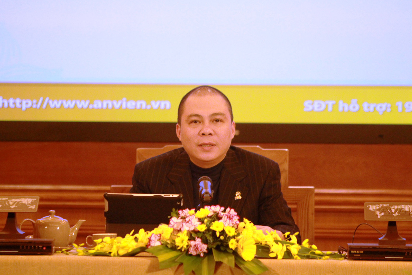 Ông Phạm Nhật Vũ tại buổi họp báo.