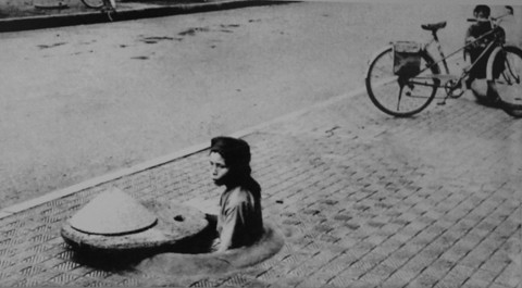 Mục tiêu đánh phá của Mỹ nhằm vào các cơ sở vật chất, cầu đường, bệnh viện... của Hà Nội...