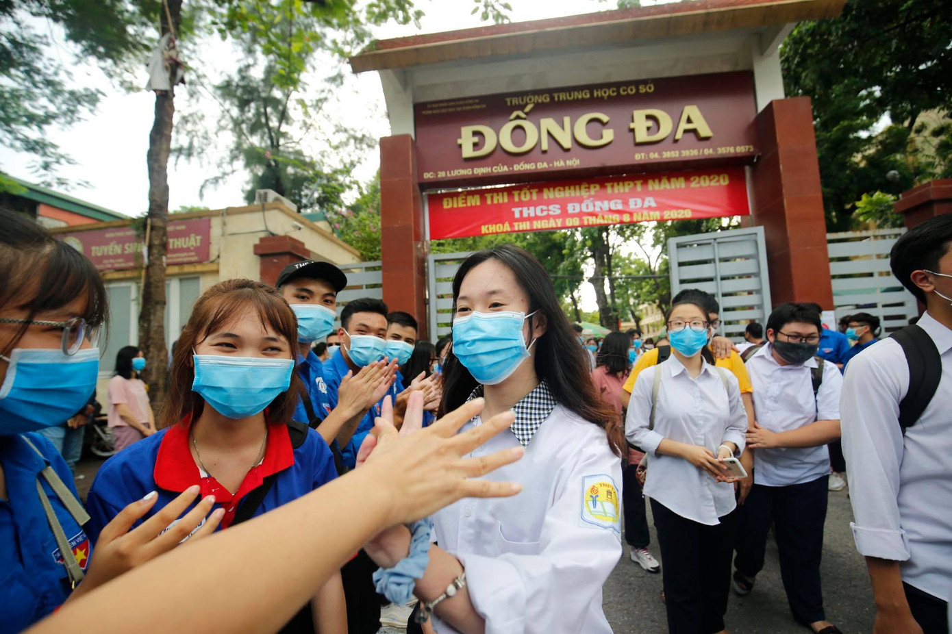 Thí sinh thi xong môn Toán THPT: Đề không bất ngờ, cập nhật giải đề tại đây ảnh 27