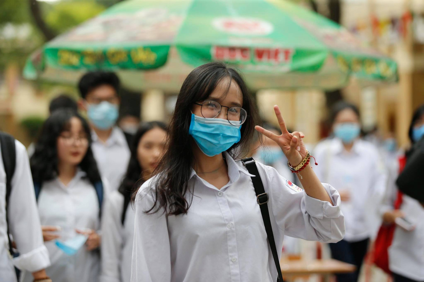 Thí sinh thi xong môn Toán THPT: Đề không bất ngờ, cập nhật giải đề tại đây ảnh 28