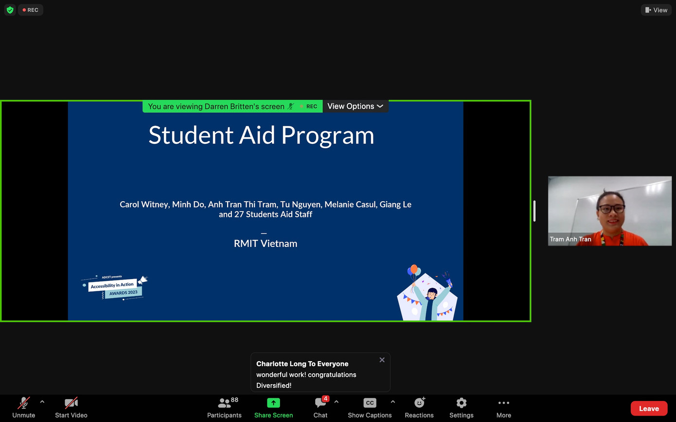 Chương trình Hỗ trợ sinh viên (SA) của RMIT Việt Nam vừa được trao giải Hành động thúc đẩy hòa nhập năm 2023 của ADCET - Trung tâm Thông tin khuyết tật trong lĩnh vực giáo dục và đào tạo tại Australia.
