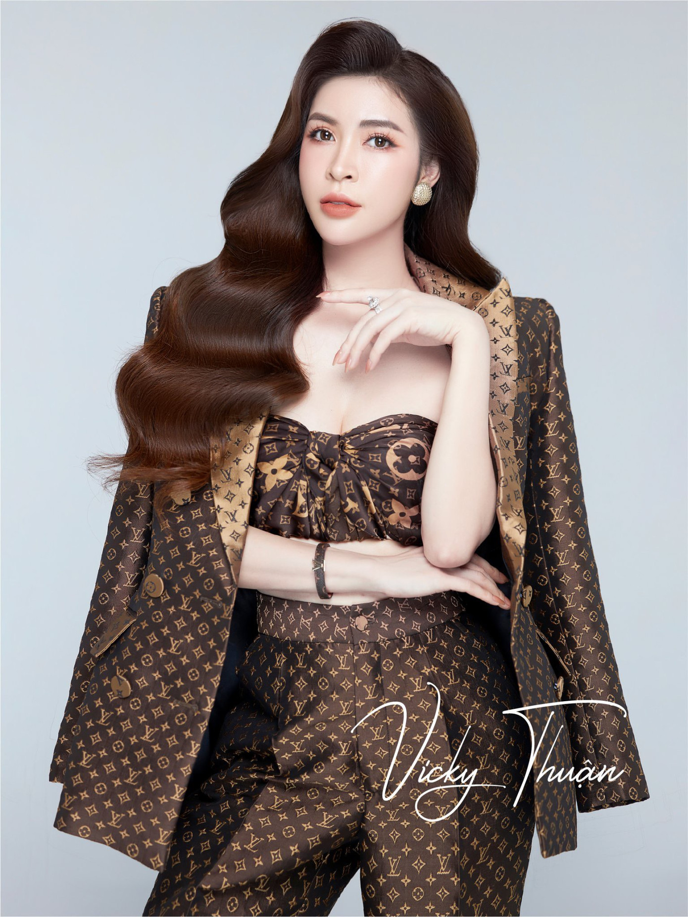 Doanh nhân Vicky Thuận - CEO chuỗi Hệ thống Thẩm mỹ viện Quốc tế Royal.