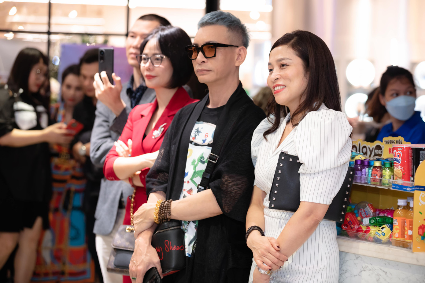 NTK Kenny Thái cũng có mặt để chúc mừng MC Mỹ Vân.