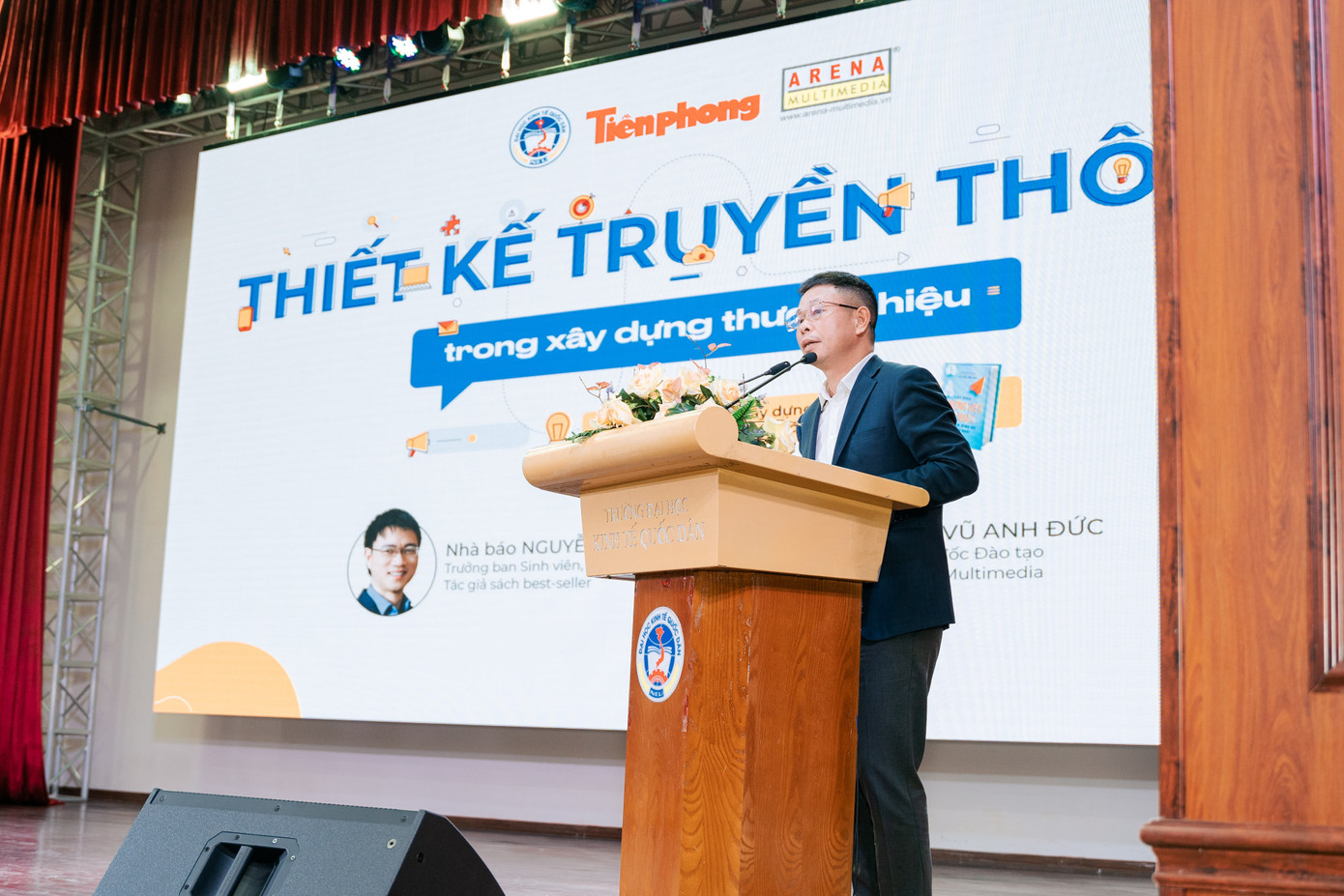 Nhà báo Phùng Công Sưởng - Phó Tổng Biên tập báo Tiền Phong phát biểu khai mạc chương trình.