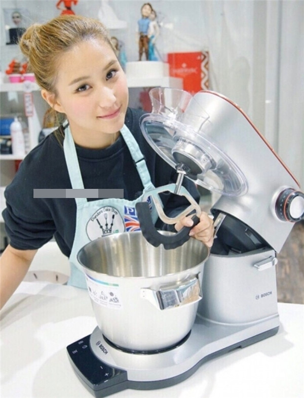 Chân dung ái nữ ‘trùm’ sòng bạc Macau hẹn hò con trai Thành Long ảnh 8