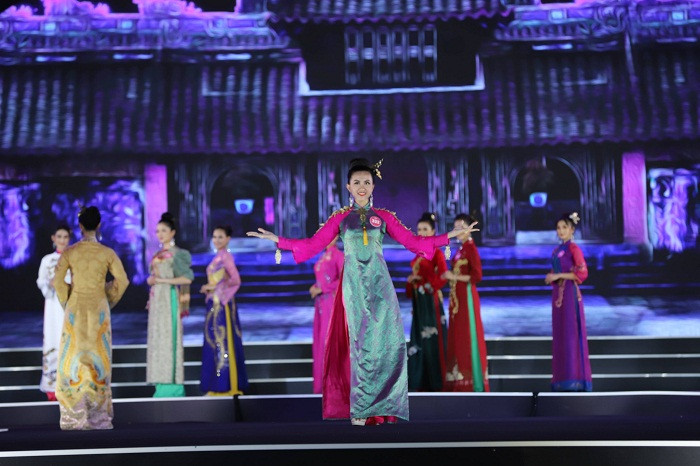 Công bố top 3 Người đẹp Biển HHVN 2018 ảnh 14