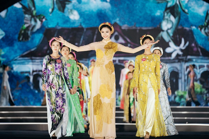 Công bố top 3 Người đẹp Thời trang và Người đẹp Tài năng ảnh 11