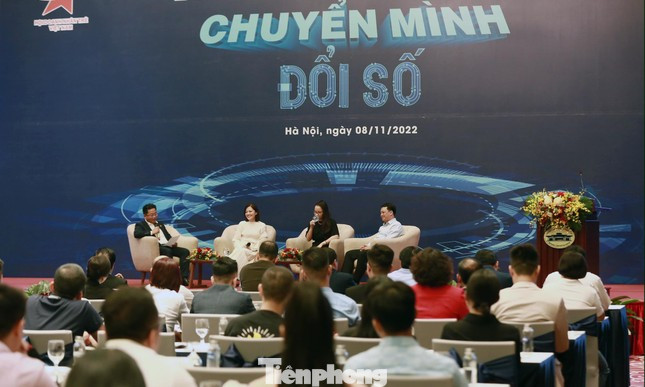 Hội thảo “Doanh nhân trẻ Việt Nam - Chuyển mình đổi số” do Trung ương Hội Doanh nhân trẻ Việt Nam, Câu lạc bộ Công nghệ và Chuyển đổi số Doanh nhân trẻ Việt Nam tổ chức.